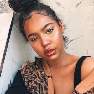 Meet your Posher, Malaika